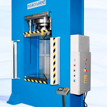 Motorizovaný hydraulický lis RM300NC